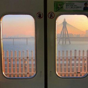 男生和女生亲夜总会偷情
